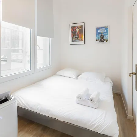 Marais Renard Apartment Paris